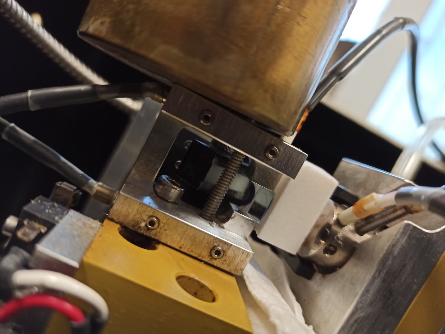 Refractometer sample holder close-up